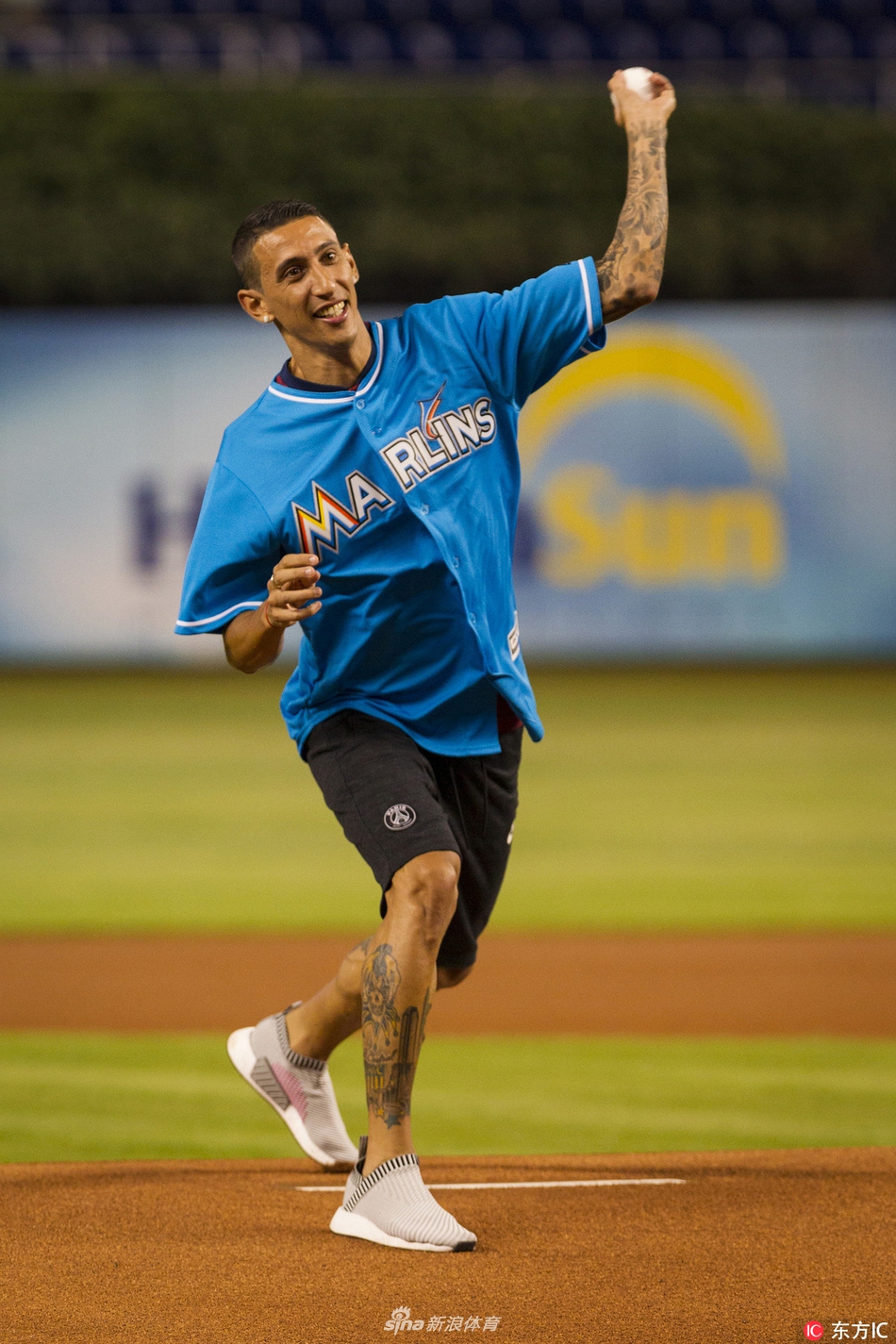 迪玛利亚为mlb开球姿势专业有板有眼