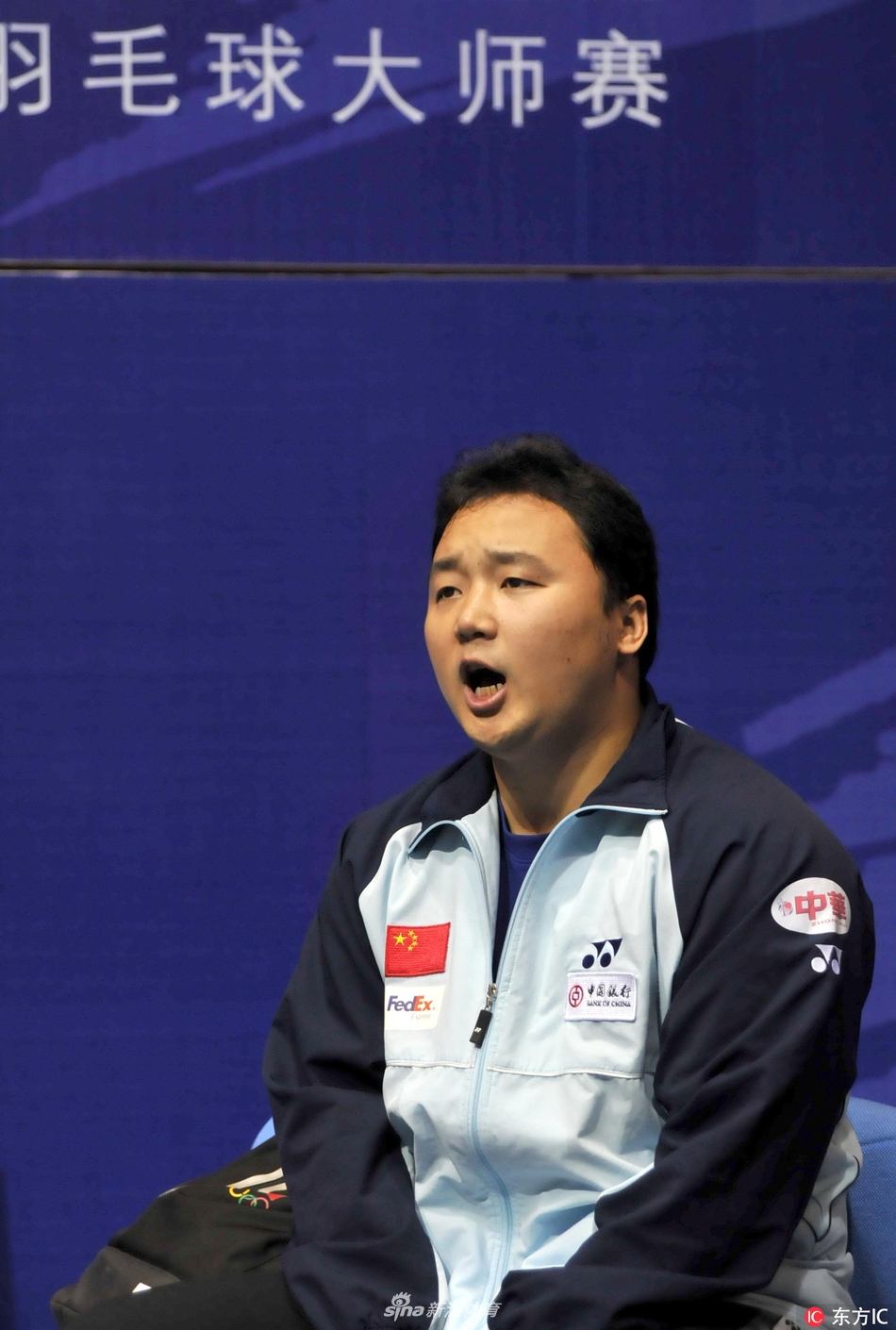 男双主教练张军随羽毛球队回国