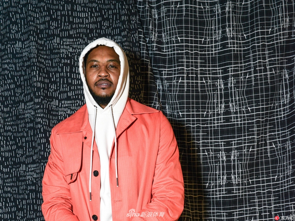 连帽衫安东尼不玩篮球玩时尚