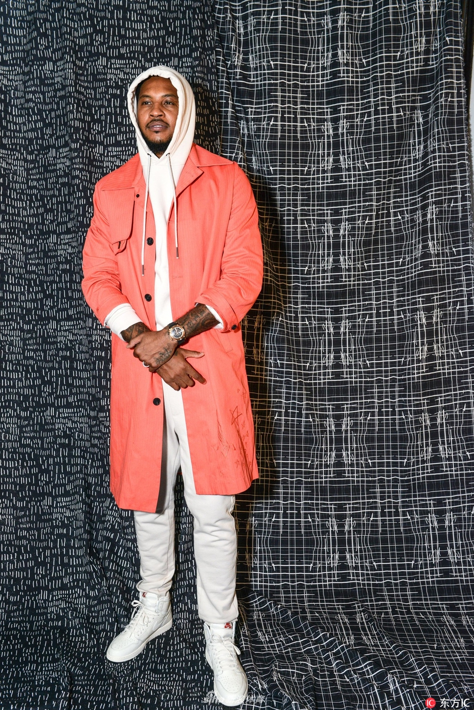 连帽衫安东尼不玩篮球玩时尚