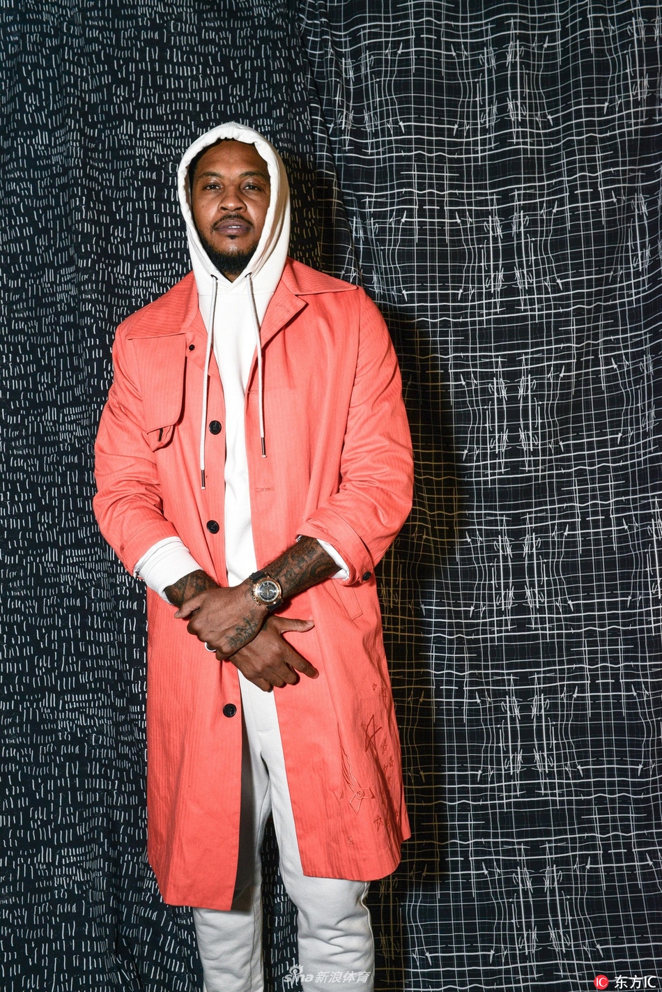 连帽衫安东尼不玩篮球玩时尚