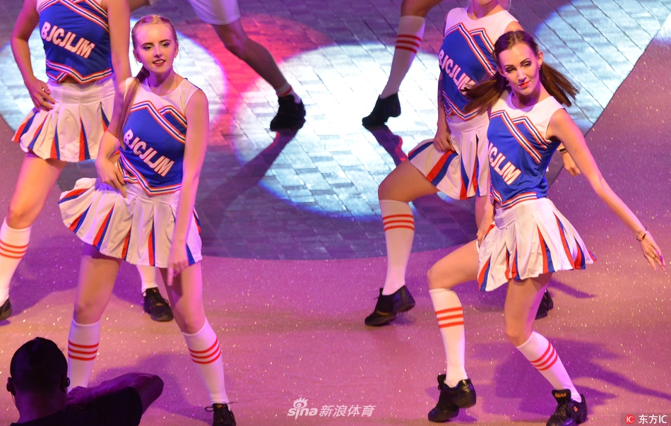 外籍足球宝贝火辣热舞