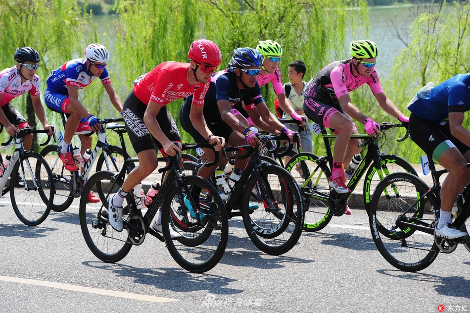 第八届环鄱阳湖国际自行车大赛赛况