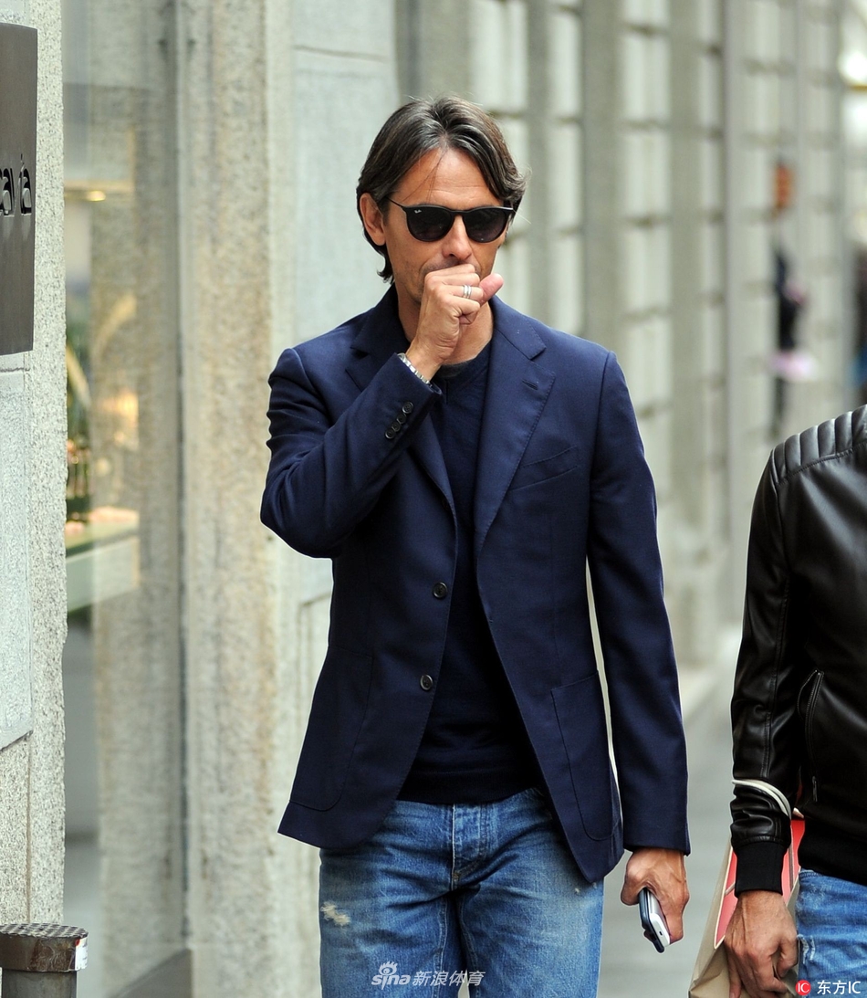 因扎吉与友人外出休闲西装墨镜魅力四射_高清图集_新浪网