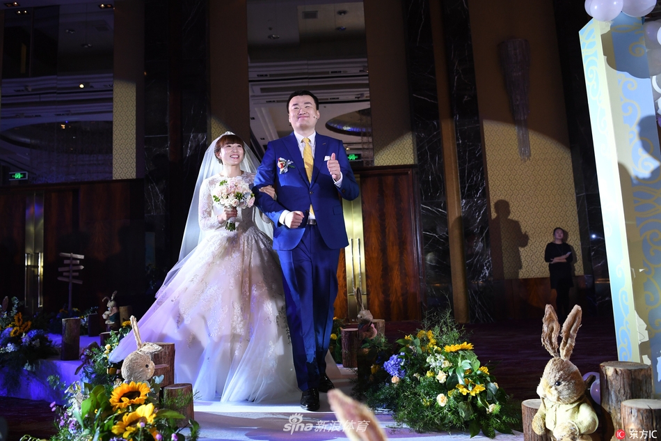 女篮球员杨半伴大婚身披婚纱唯美动人