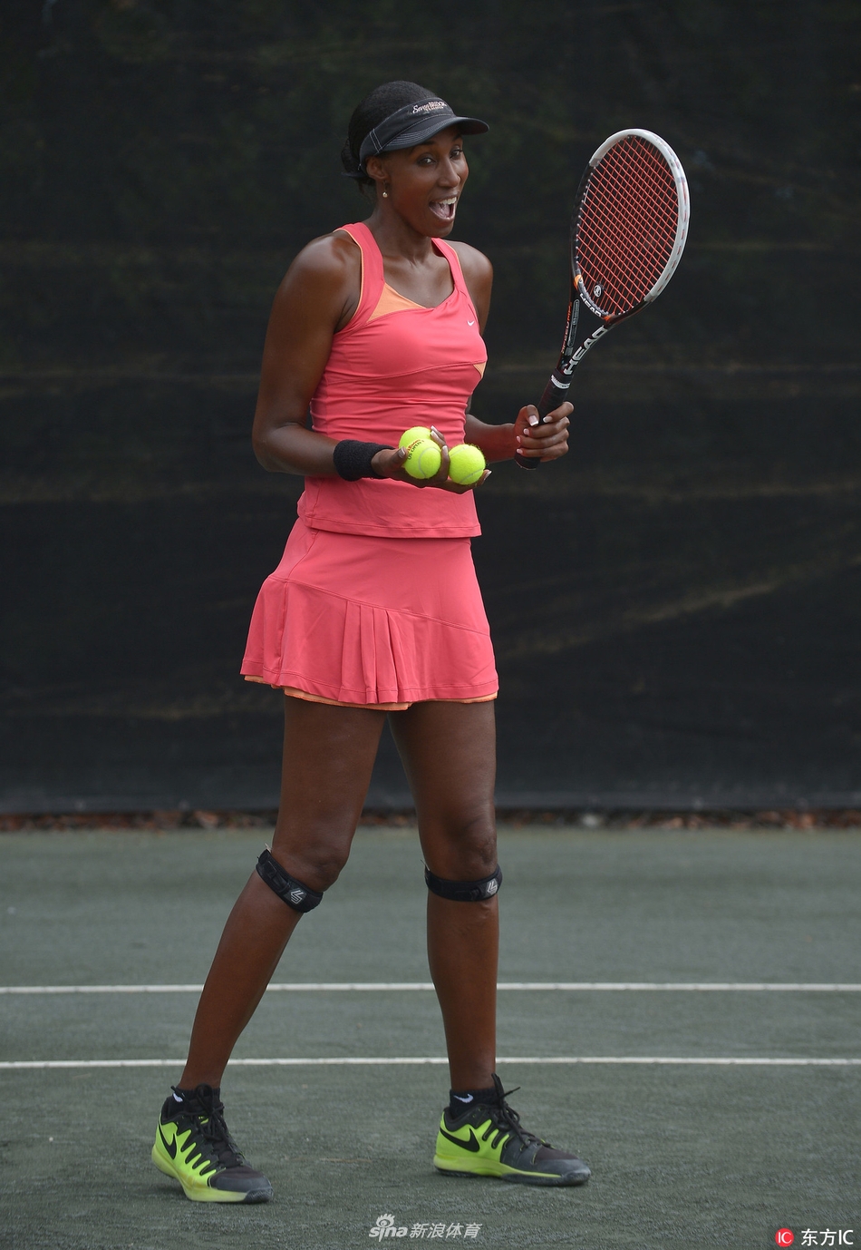 wnba传奇女星莱斯利参加网球赛