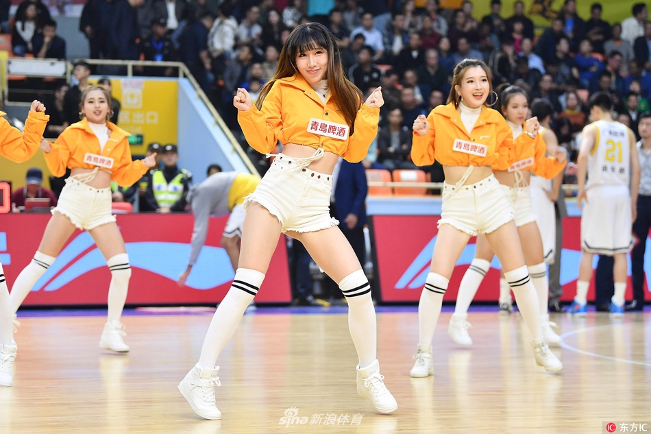 cba美女宝贝活力舞蹈助阵