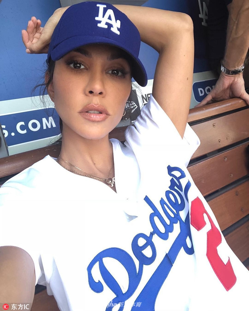 健身女神：卡戴珊大姐身材最匀称