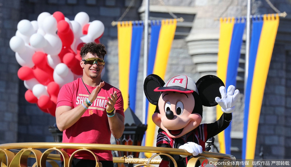 堪萨斯城酋长举行夺冠游行