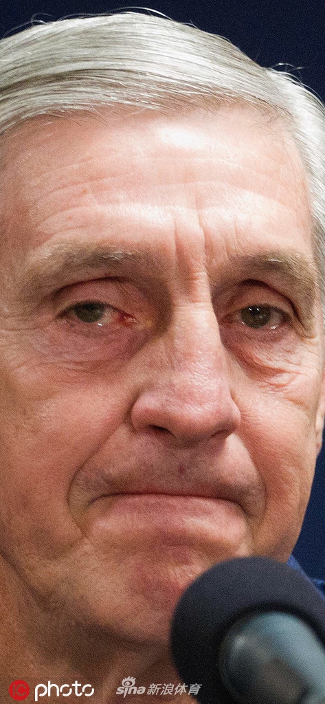 体坛老照片:传奇教练斯隆