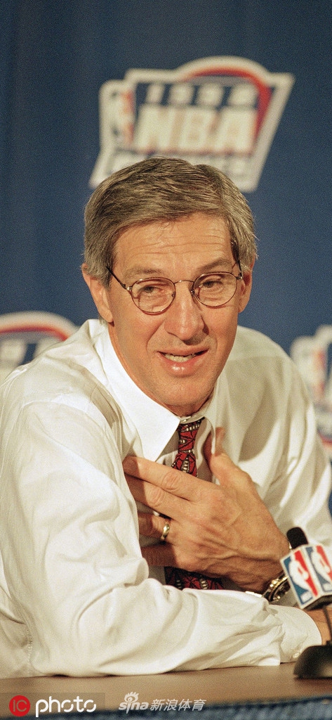 体坛老照片:传奇教练斯隆