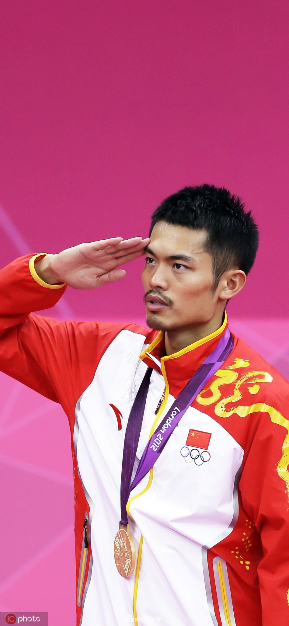 上场就疯海报之林丹