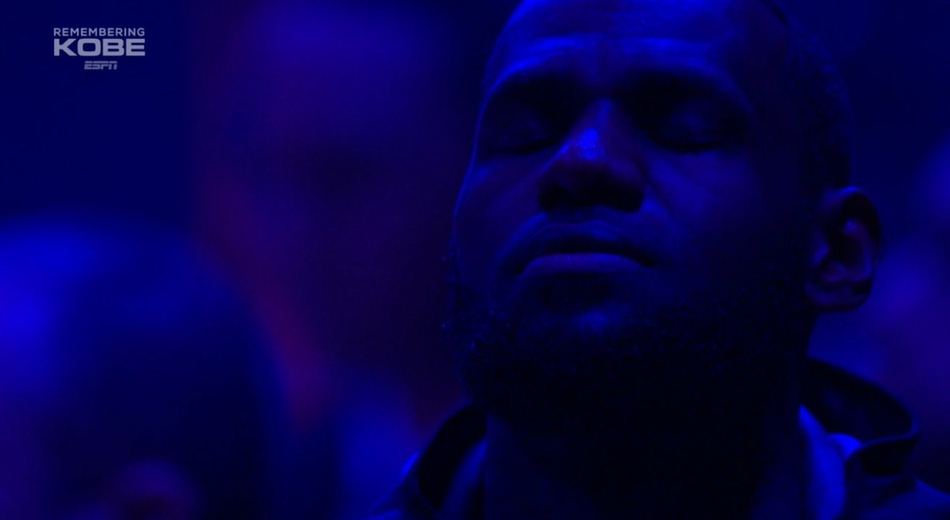 詹姆斯流泪致敬科比