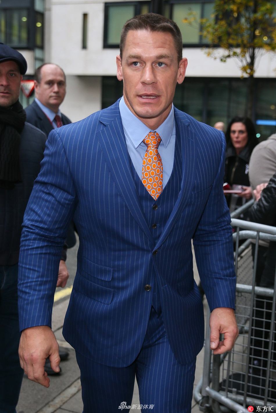 约翰-塞纳亮相bbc演播室