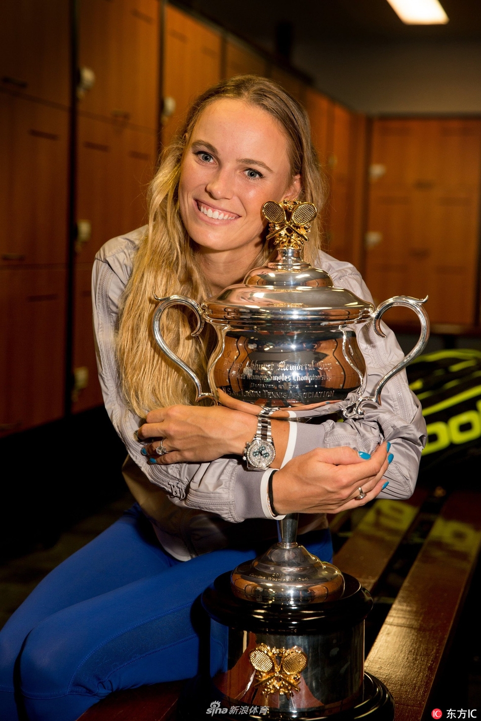 沃兹尼亚奇与大卫-李热吻撒狗粮