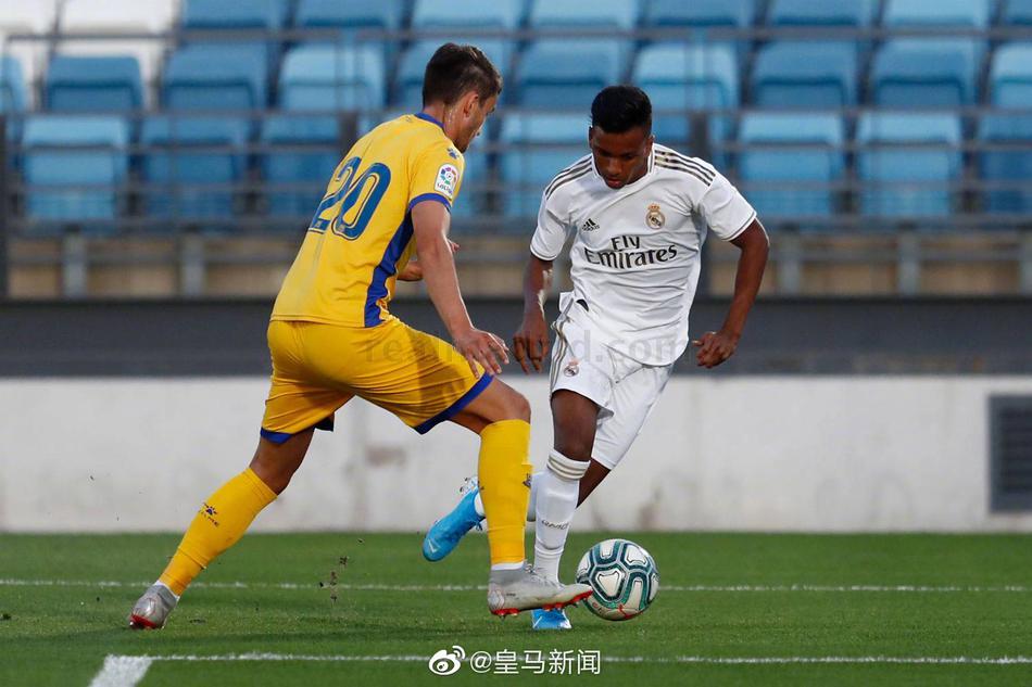 日本梅西+巴西天才完成皇马B队首秀