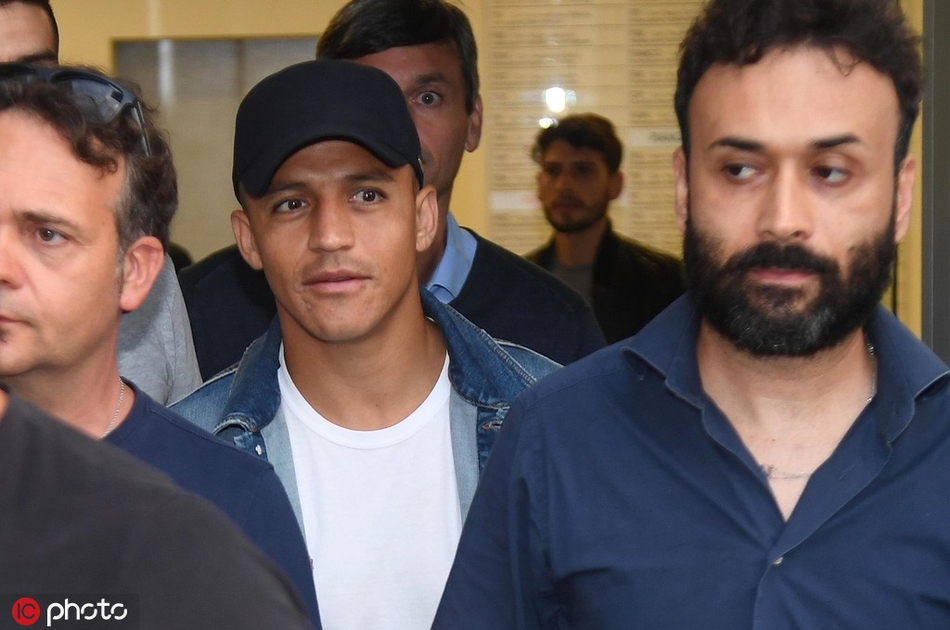 桑切斯抵达米兰 加盟国米在即