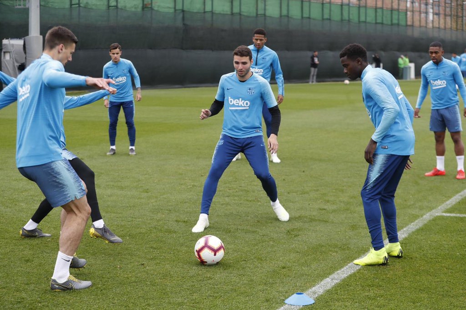 巴萨训练 梅西不在核心是他