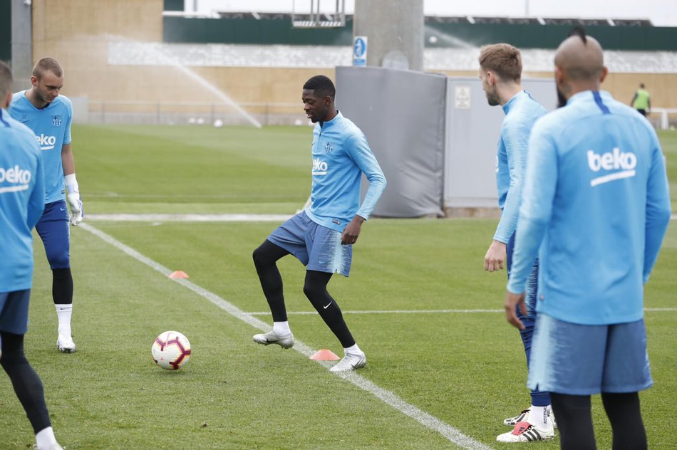 巴萨训练 梅西不在核心是他