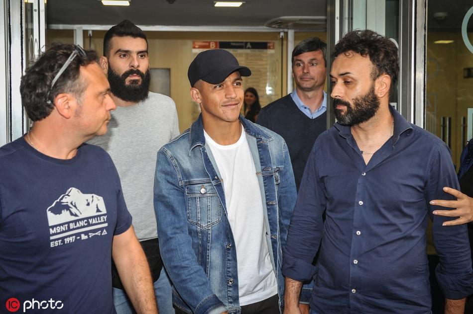 桑切斯抵达米兰 加盟国米在即