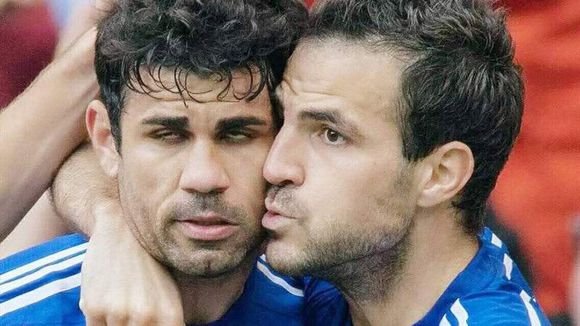 盛世美颜嘟嘴卖萌 你爱了吗