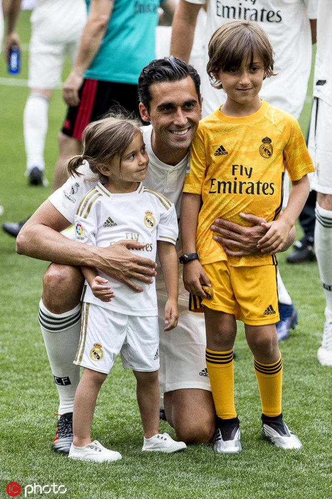 慈善赛皇马传奇5-4切尔西传奇