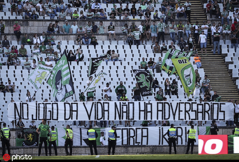 皇马全队穿特别T恤祝福卡西