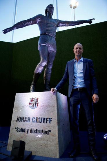 巴萨克鲁伊夫雕像揭幕 这句历史名言