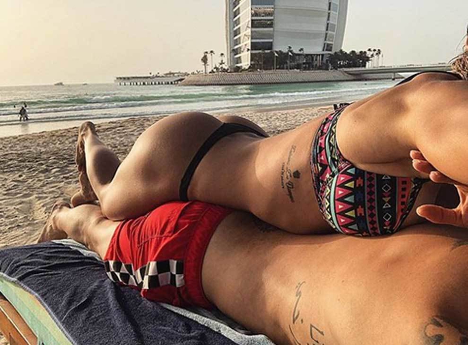 法甲人妻浴室全裸玩自拍