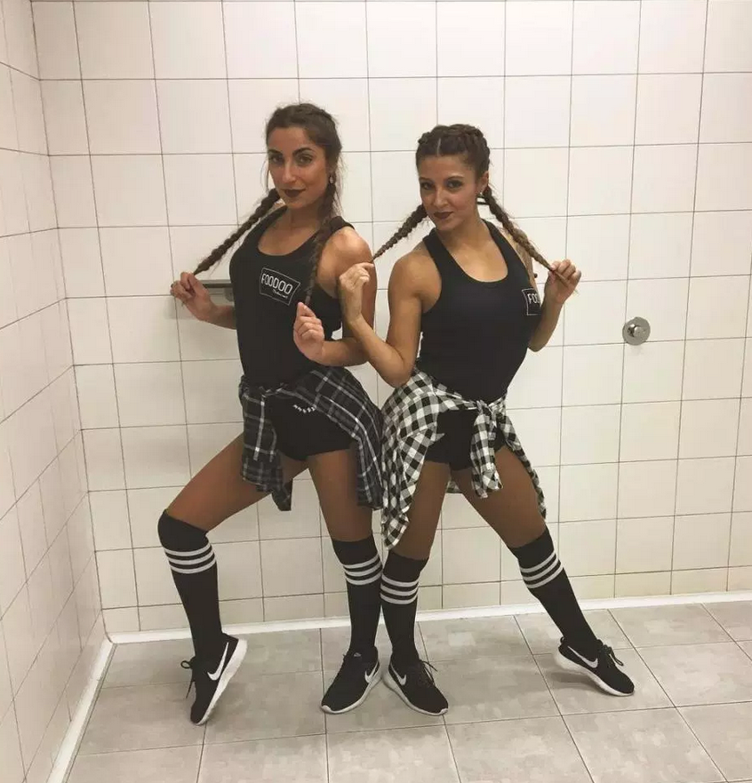 曼城大将女友纤美腰身秀一字马