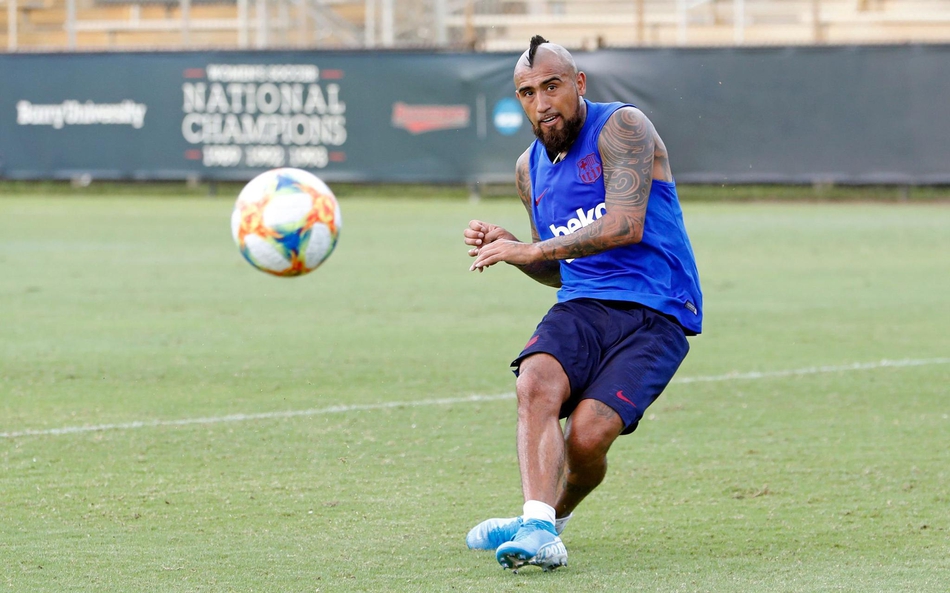 巴萨美国开练 库鸟笑的开心