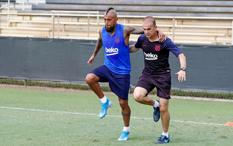 巴萨美国开练 库鸟笑的开心