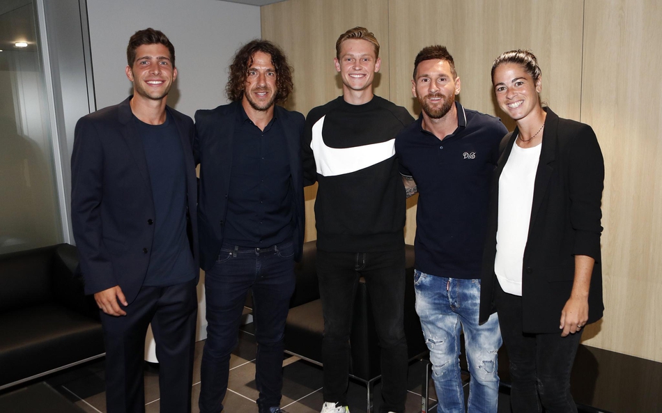 梅西皮克出席克鲁伊夫球场开幕仪式