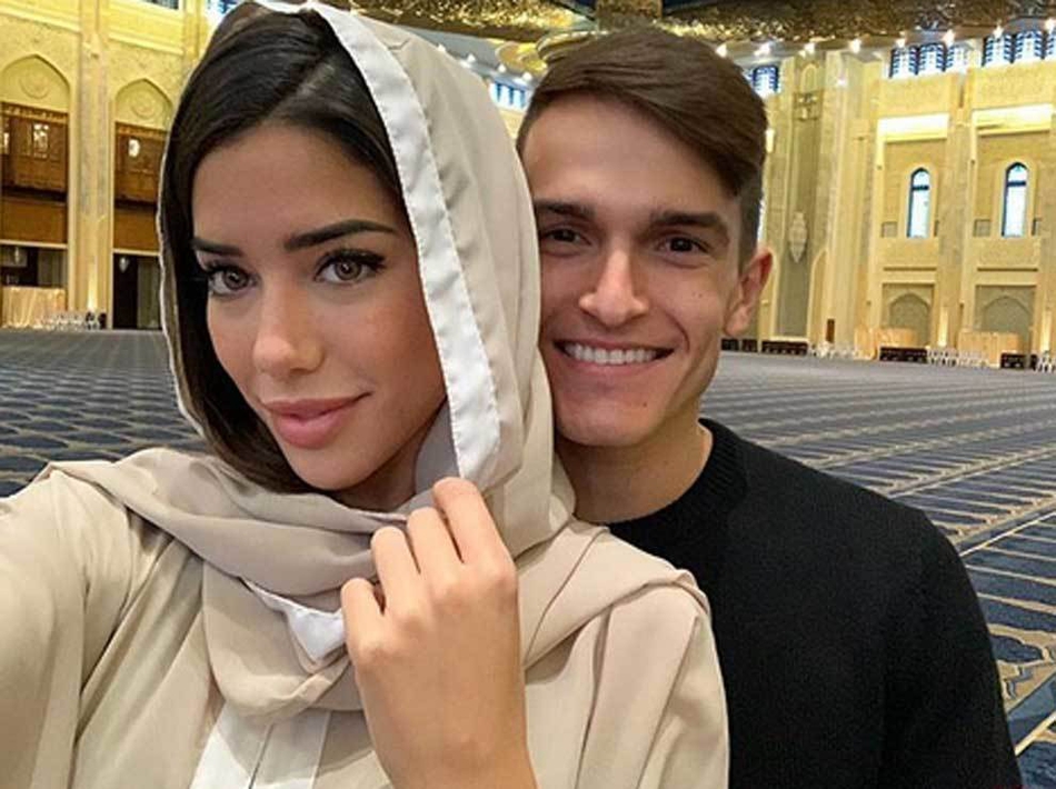 巴萨悍将女友绝世好臀 露半球勾诱