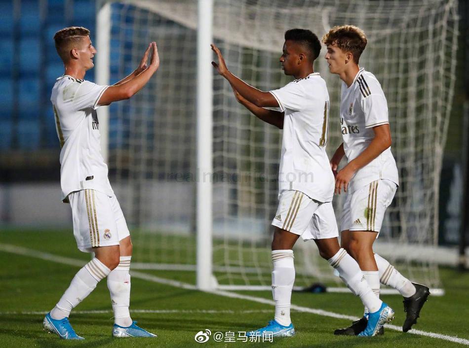 日本梅西+巴西天才完成皇马B队首秀
