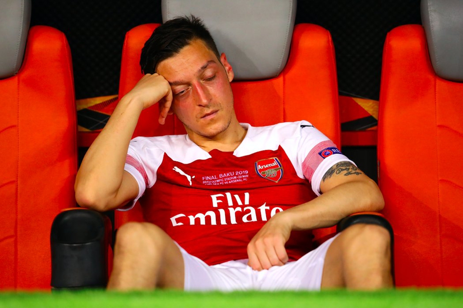 阿森纳遭吐槽:小丑埃梅里 放了厄齐尔吧