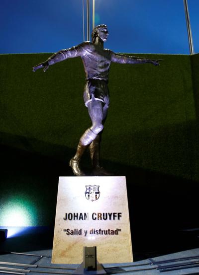 巴萨克鲁伊夫雕像揭幕 这句历史名言