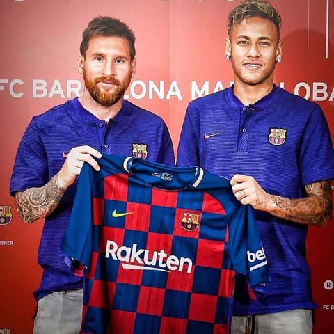 内马尔真要回巴萨了？球迷花式P图