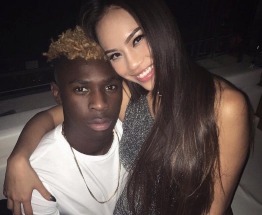 喷血!英超新援性感女友 还是泰拳冠军