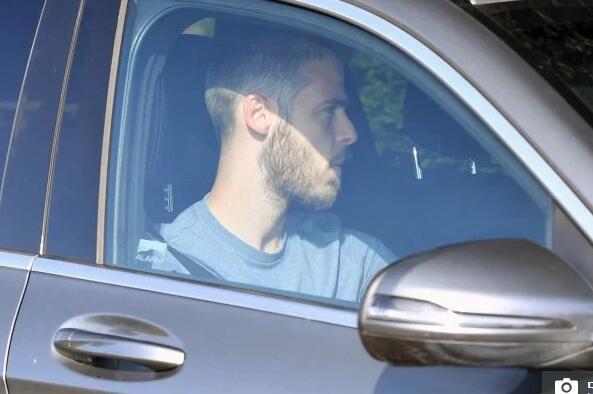 曼联回基地上班 卢卡库仍未归队