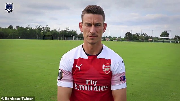 阿森纳队长刚走就扎了球迷的心