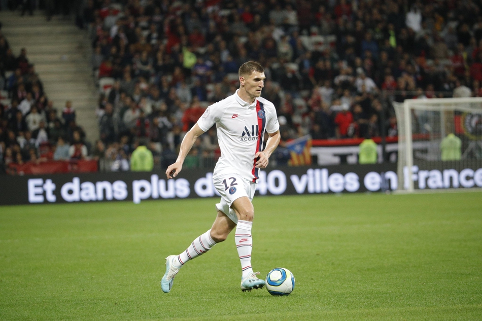 后卫：穆尼耶 身价3000万