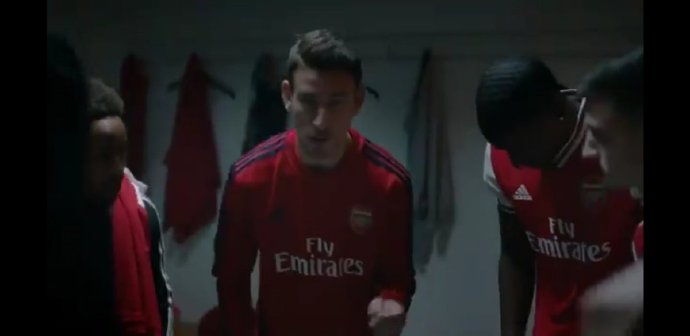 阿森纳新球衣上身 厄祖帅气