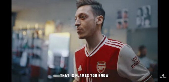 阿森纳新球衣上身 厄祖帅气