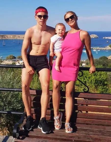 布莱顿新援特罗萨德妻子LAURA HILVEN