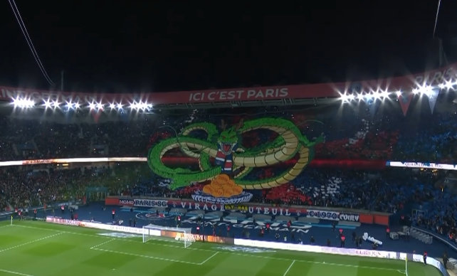 帅爆！巴黎看台惊现龙珠神龙