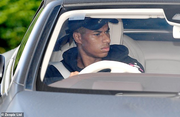 曼联回基地上班 卢卡库仍未归队