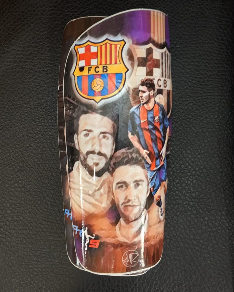 C罗内马尔的护腿板长这样