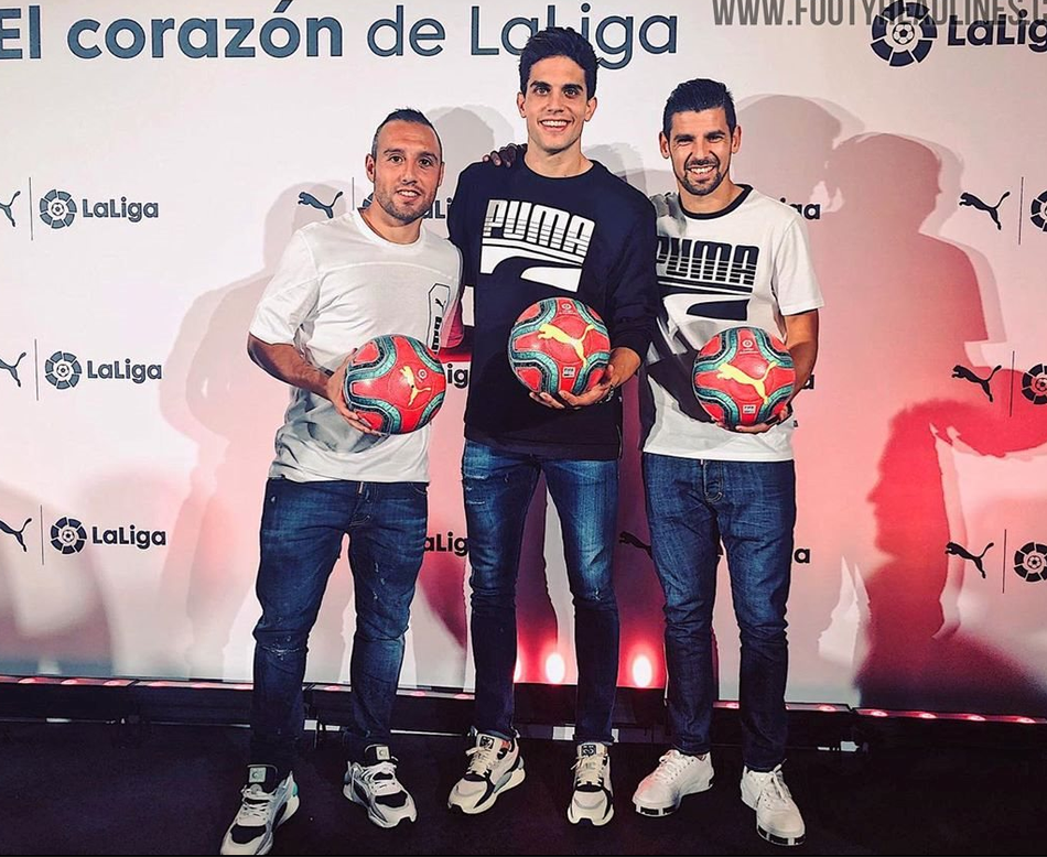 西甲公布冬季用球 红配绿大花袄色