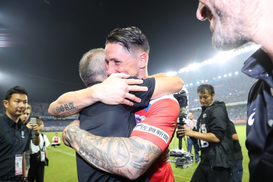 再见金童！托雷斯完成退役战 正式挂靴